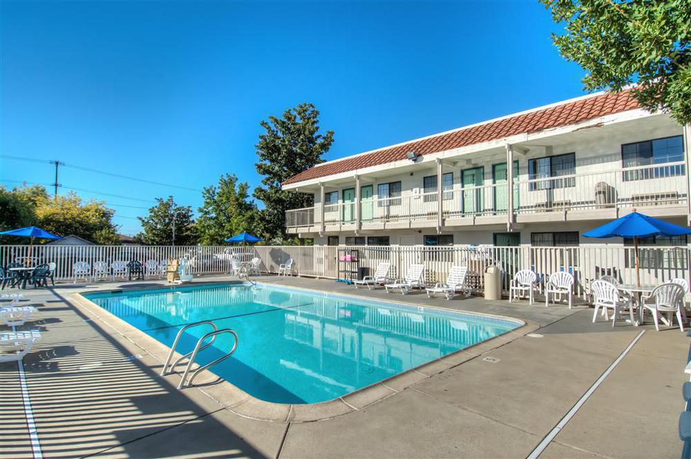 Motel 6-Redding, Ca - South Instalações foto