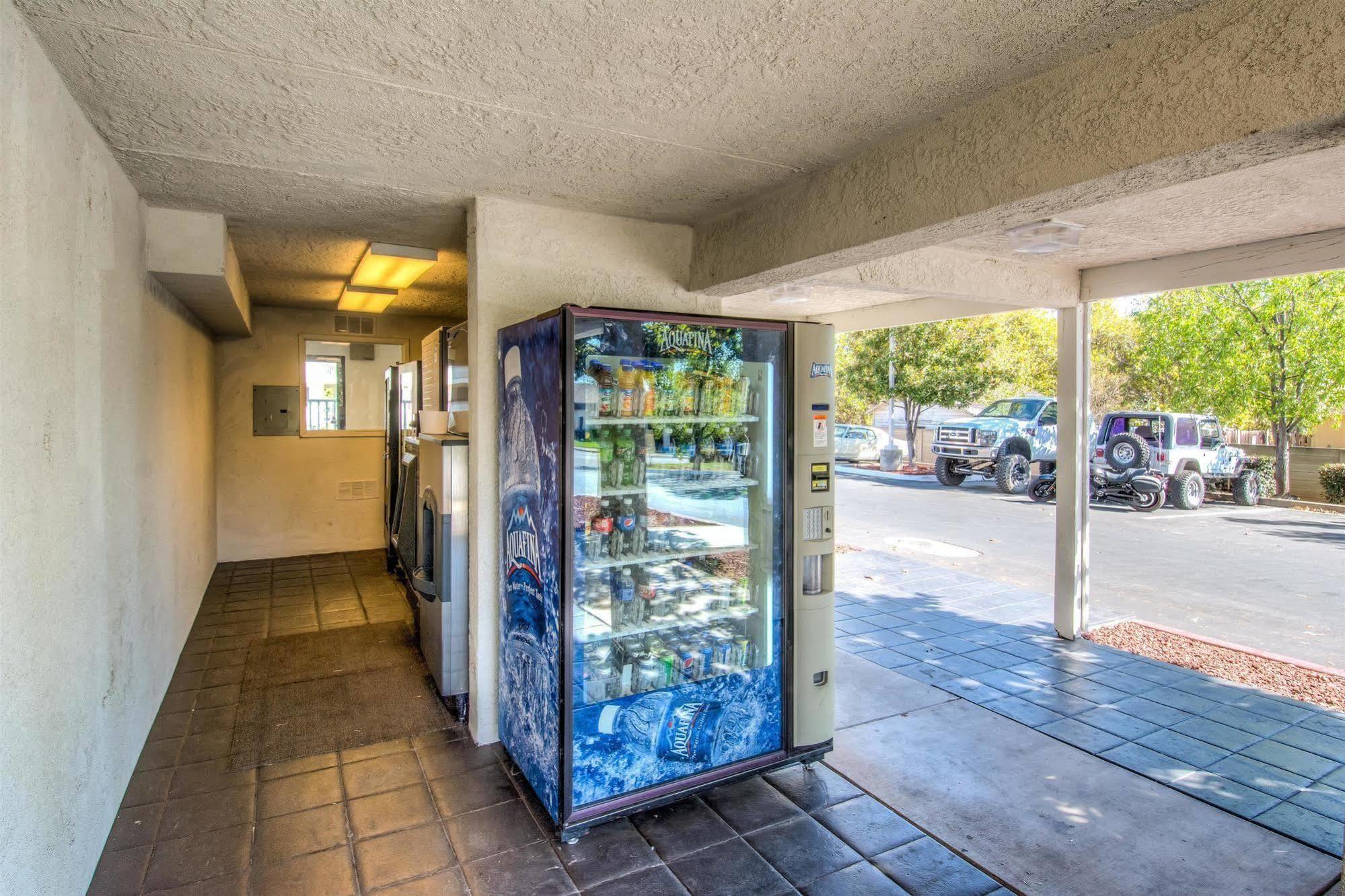 Motel 6-Redding, Ca - South Exterior foto