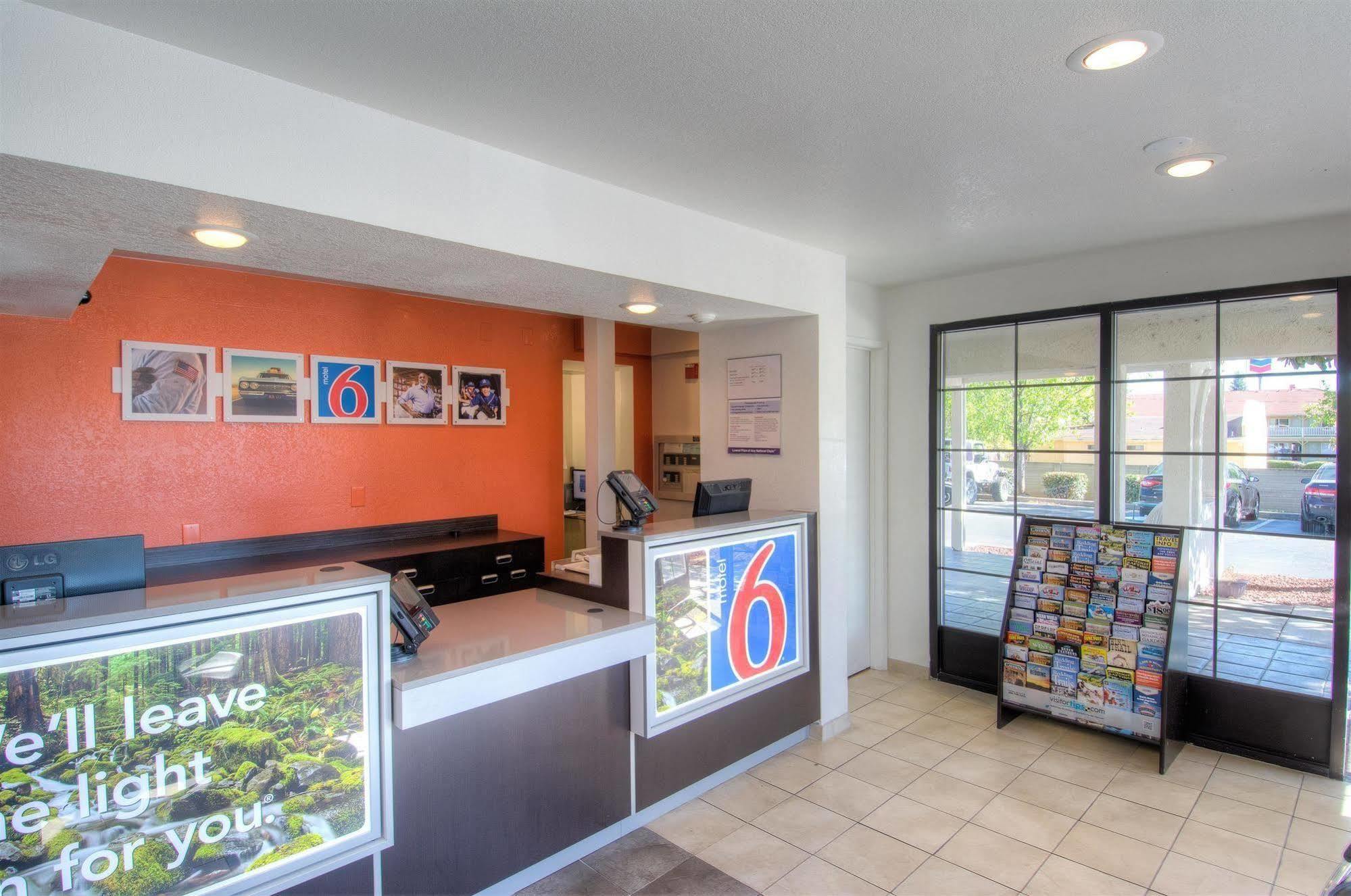 Motel 6-Redding, Ca - South Exterior foto